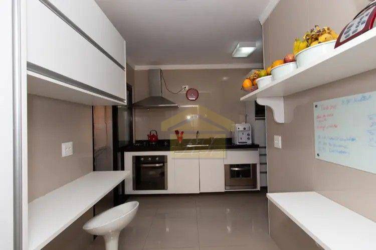 Apartamento à venda com 3 quartos, 95m² - Foto 8