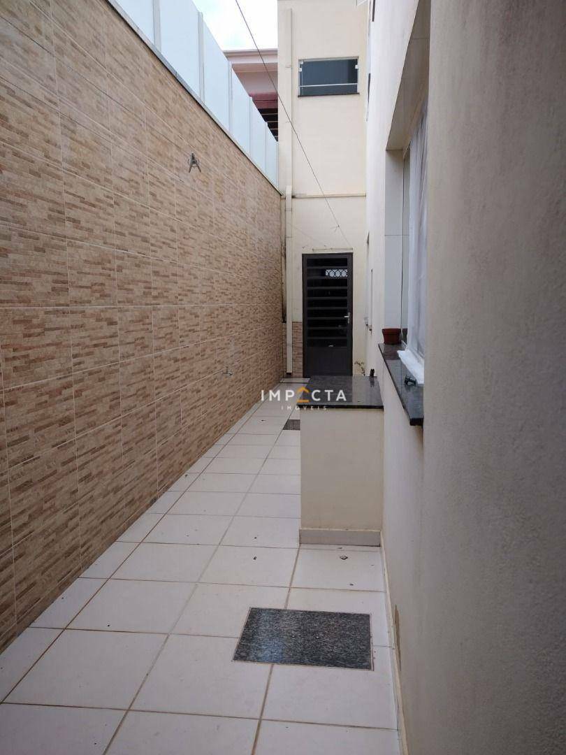 Casa à venda com 3 quartos, 246m² - Foto 10