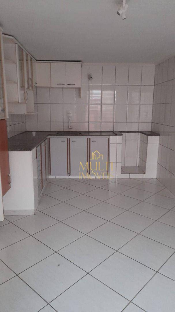 Casa para alugar com 3 quartos, 150m² - Foto 13