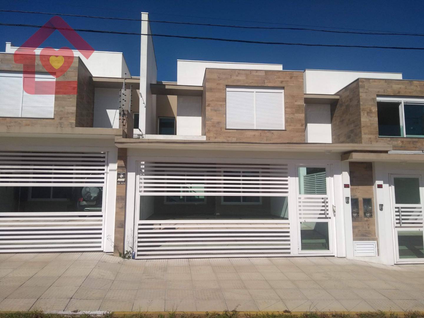 Sobrado à venda com 3 quartos, 208m² - Foto 1