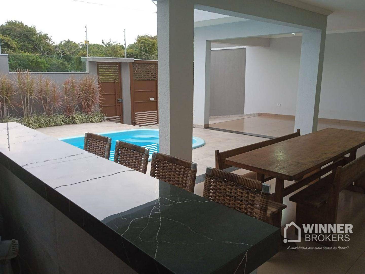 Casa à venda com 3 quartos, 200m² - Foto 2