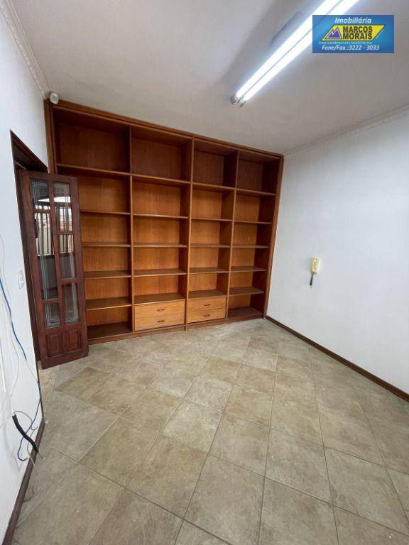 Casa à venda e aluguel com 4 quartos, 375m² - Foto 5