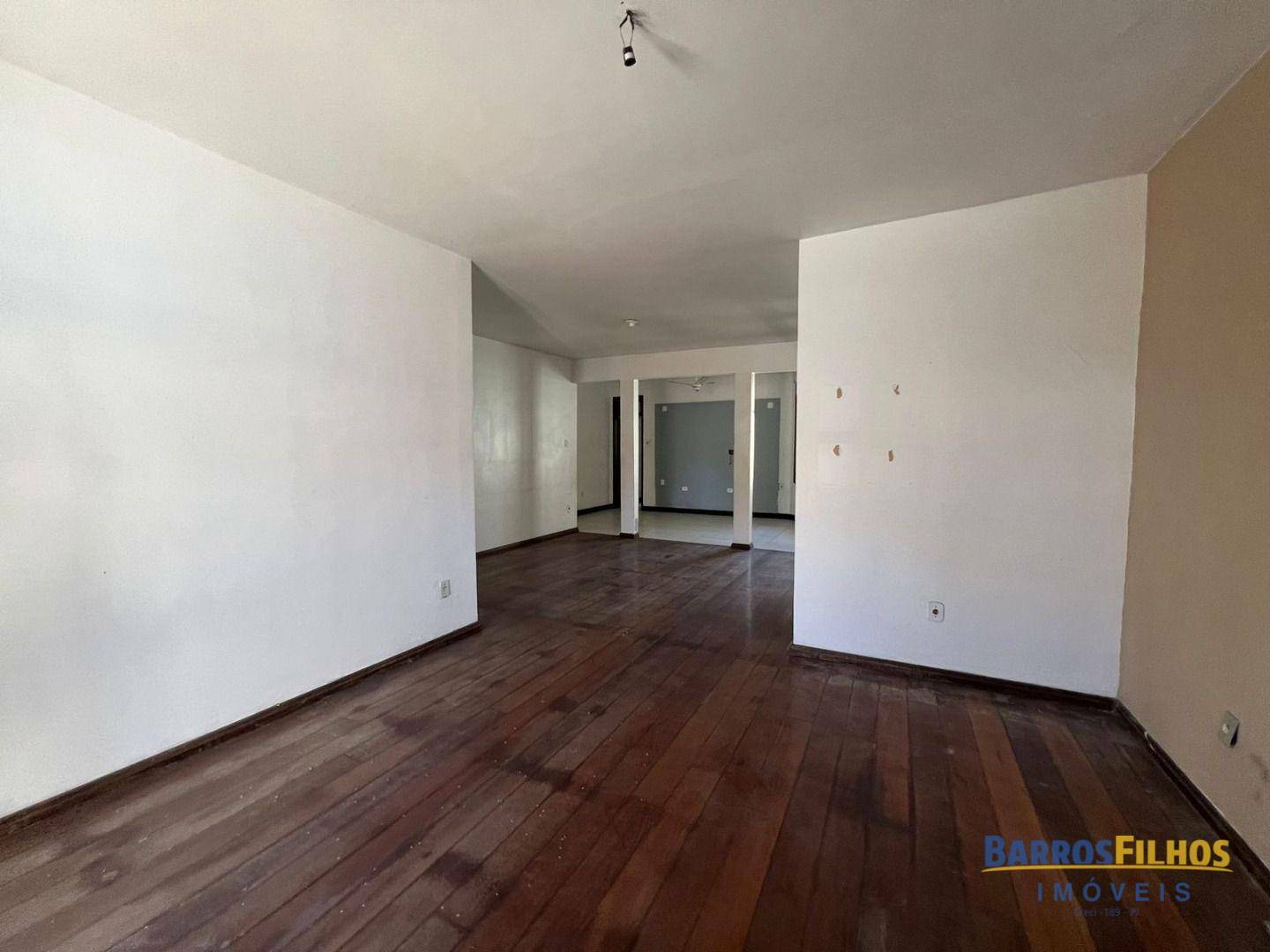 Casa à venda com 4 quartos, 475M2 - Foto 3