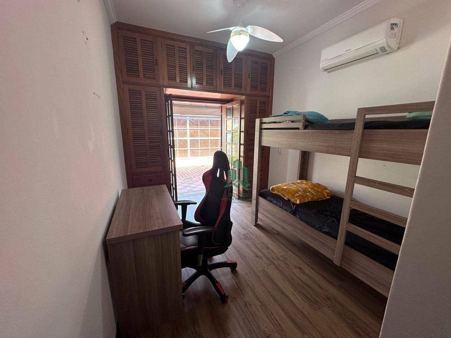 Casa à venda com 4 quartos, 225m² - Foto 17