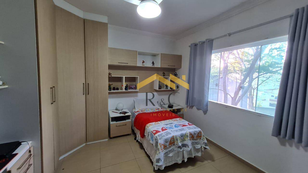 Casa à venda com 4 quartos, 187m² - Foto 11