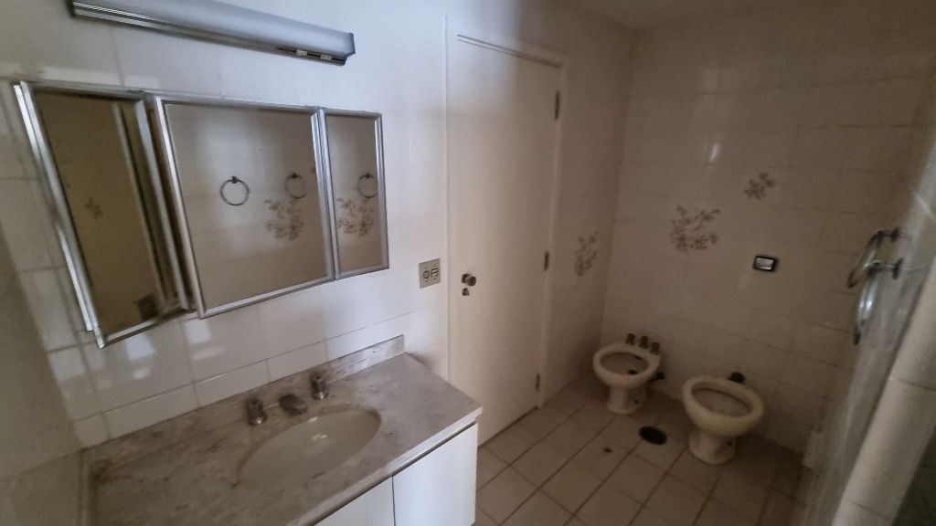 Apartamento à venda com 3 quartos, 115m² - Foto 19