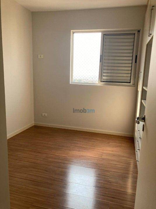 Apartamento para alugar com 3 quartos, 72m² - Foto 11