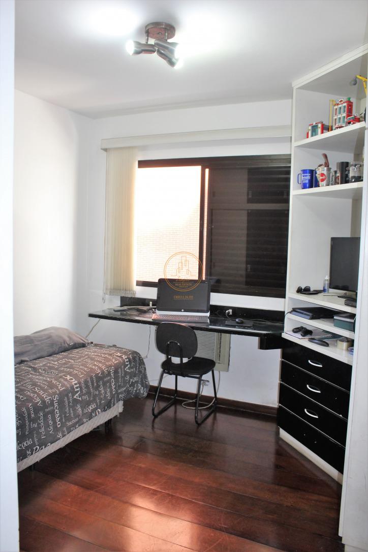 Apartamento à venda com 4 quartos, 210m² - Foto 29