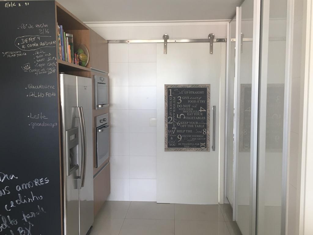 Apartamento à venda com 3 quartos, 213m² - Foto 10