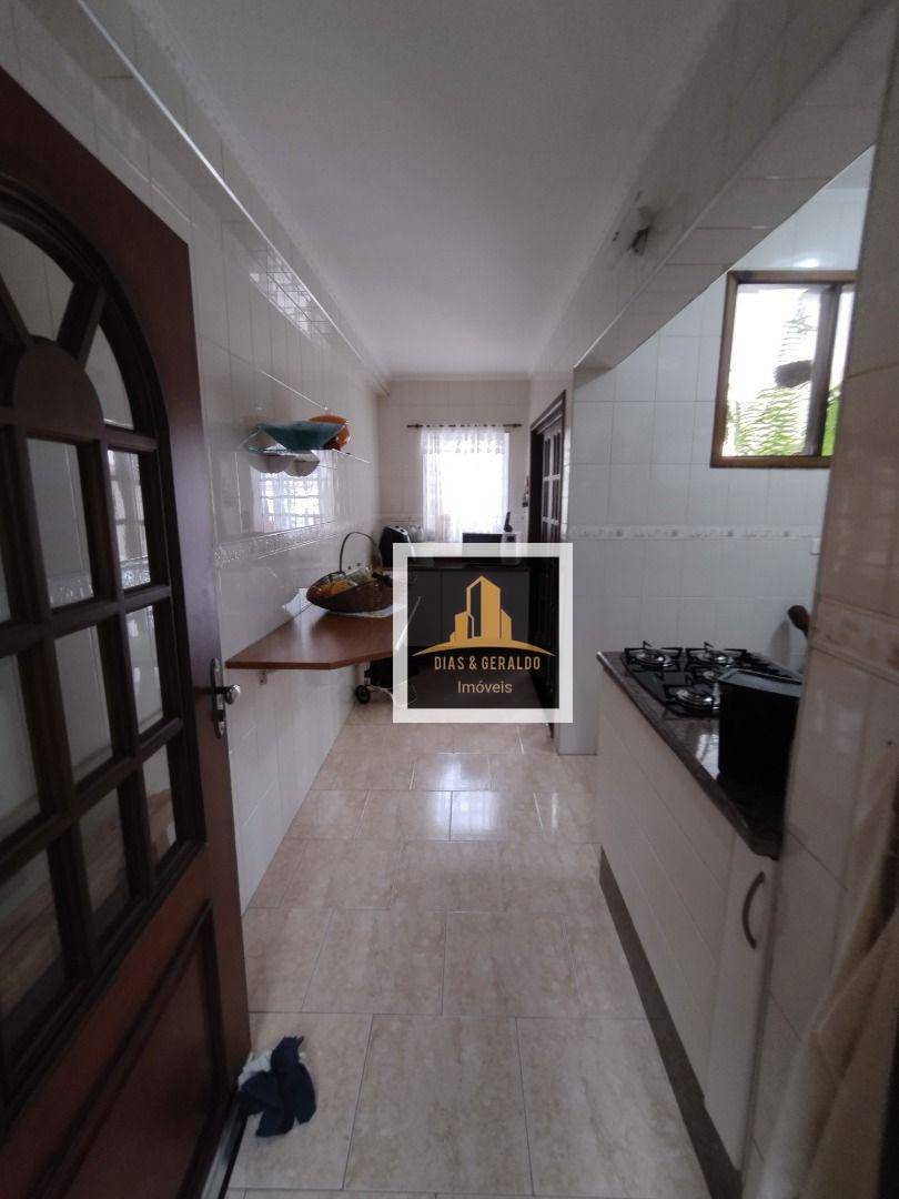 Sobrado à venda com 3 quartos, 239m² - Foto 16