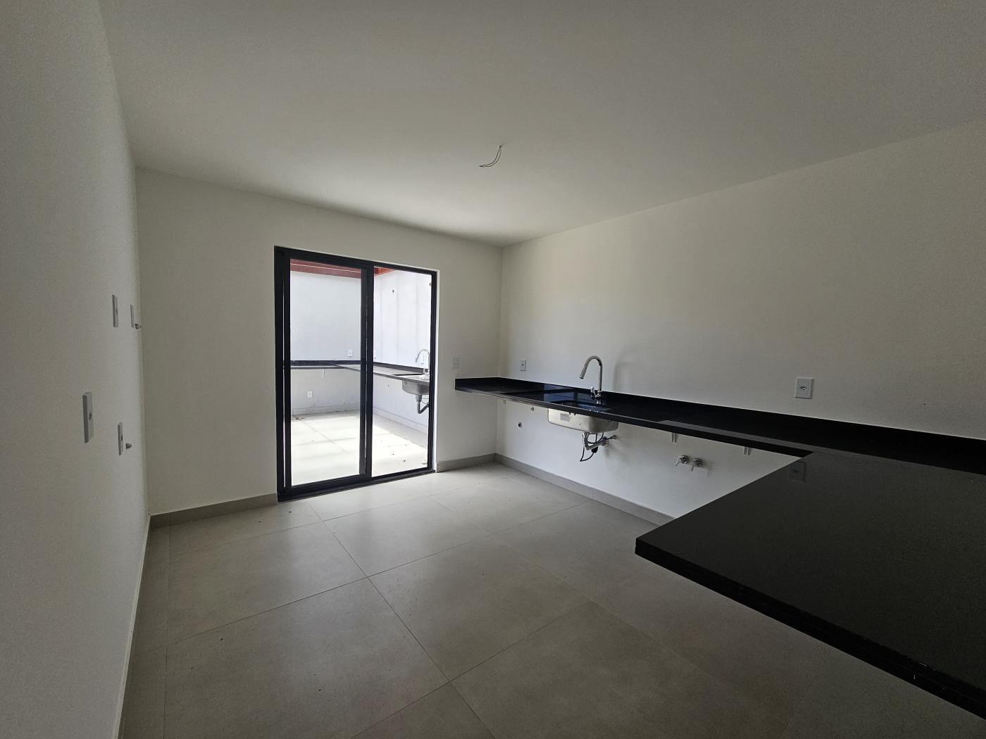 Casa à venda com 5 quartos, 262m² - Foto 14