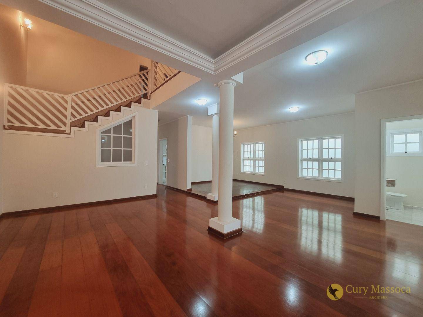 Casa de Condomínio à venda e aluguel com 4 quartos, 310m² - Foto 1