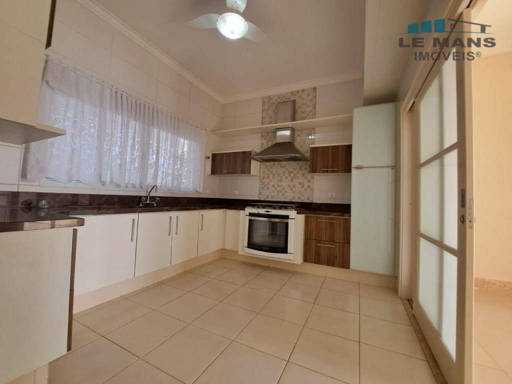 Casa de Condomínio para alugar com 4 quartos, 295m² - Foto 28