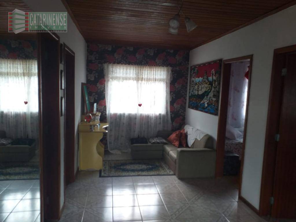 Casa à venda com 4 quartos, 220m² - Foto 15