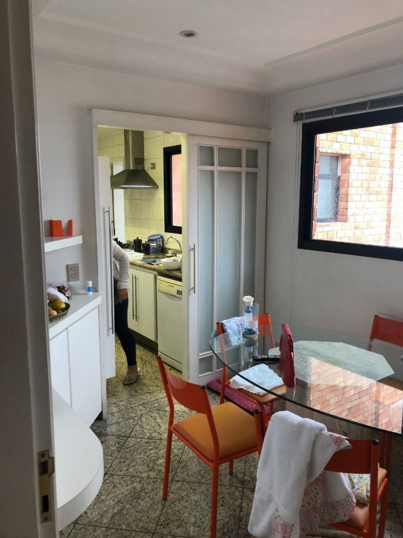 Apartamento à venda com 4 quartos, 220m² - Foto 34