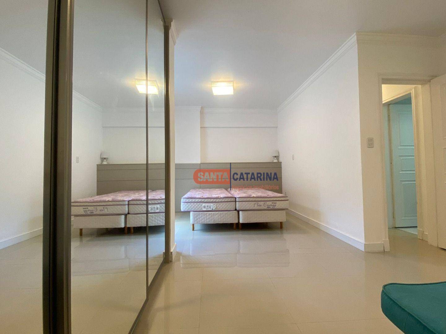 Apartamento para alugar com 3 quartos, 250m² - Foto 7