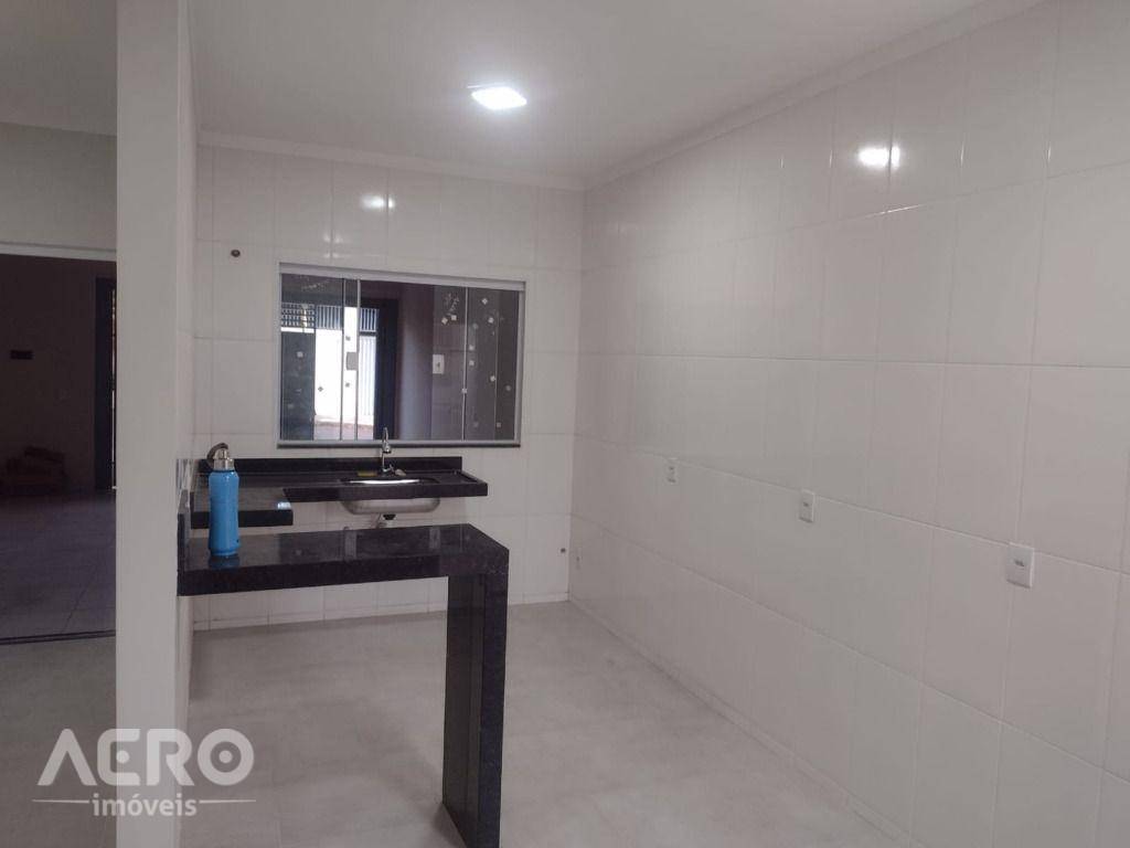 Casa à venda com 2 quartos, 109m² - Foto 12