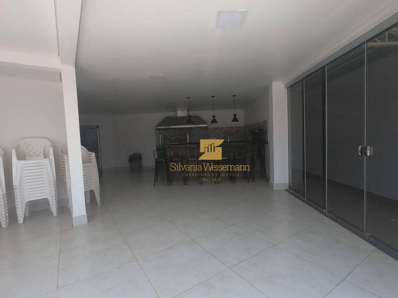 Casa à venda e aluguel com 3 quartos, 180m² - Foto 18