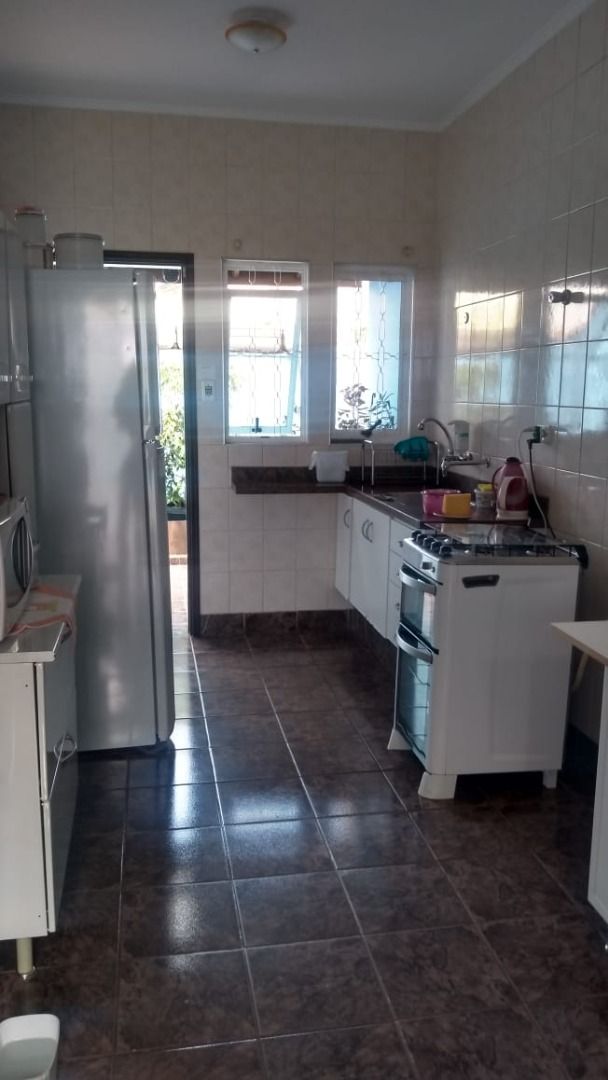 Casa à venda com 3 quartos, 136m² - Foto 7