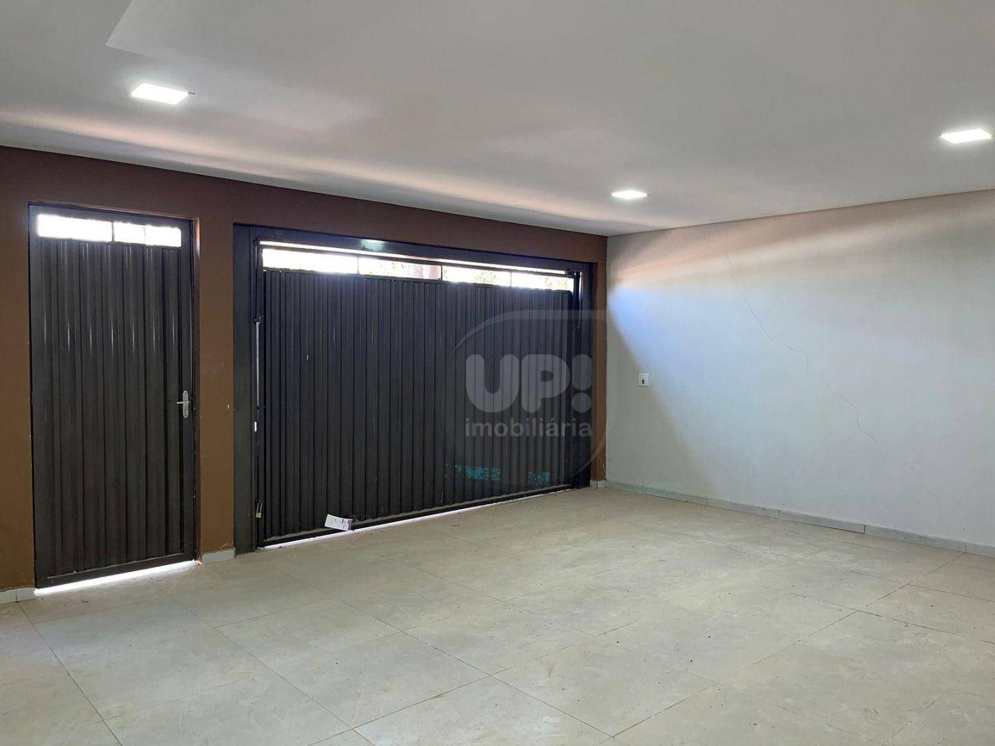 Casa à venda com 2 quartos, 140m² - Foto 2