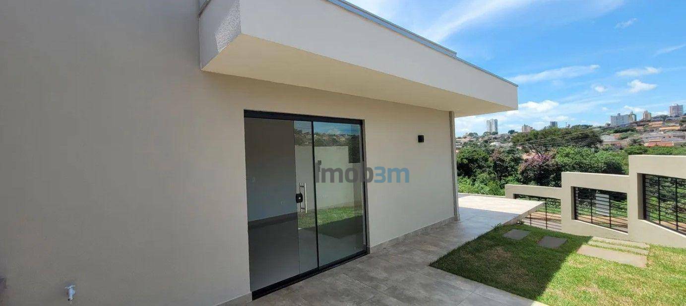 Sobrado à venda com 3 quartos, 99m² - Foto 3