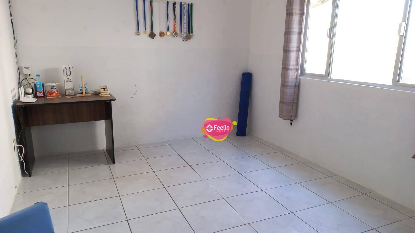 Casa à venda com 3 quartos, 250m² - Foto 8