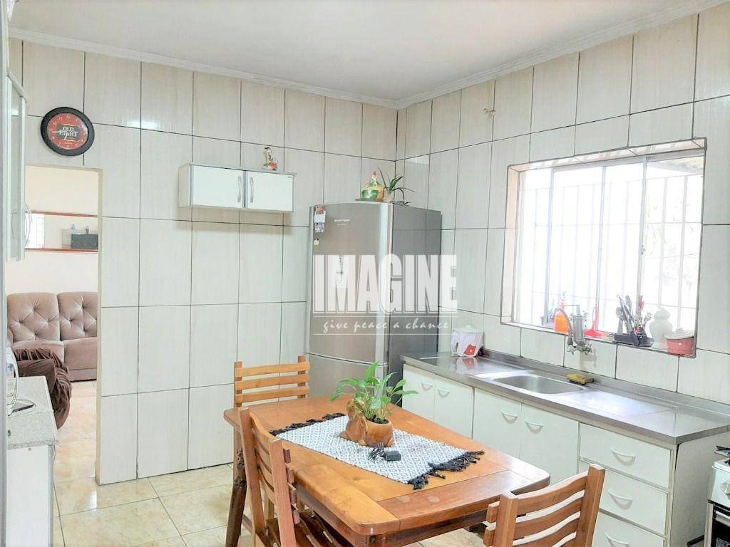 Casa à venda com 2 quartos, 250m² - Foto 6