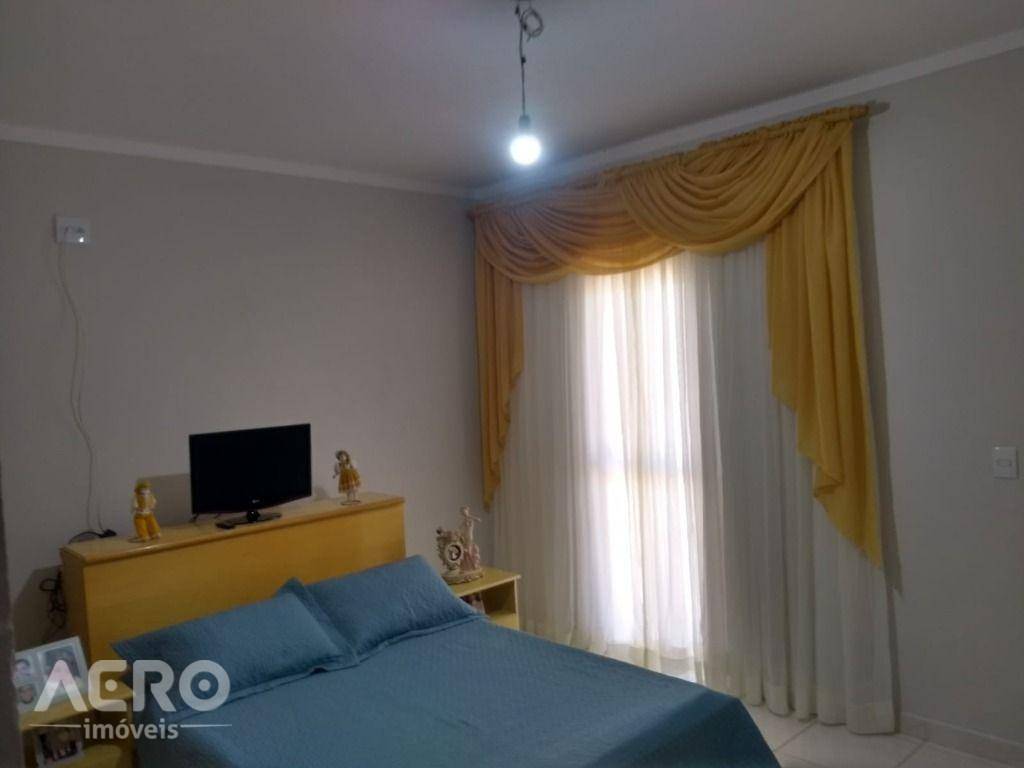 Chácara à venda com 8 quartos, 1000m² - Foto 10