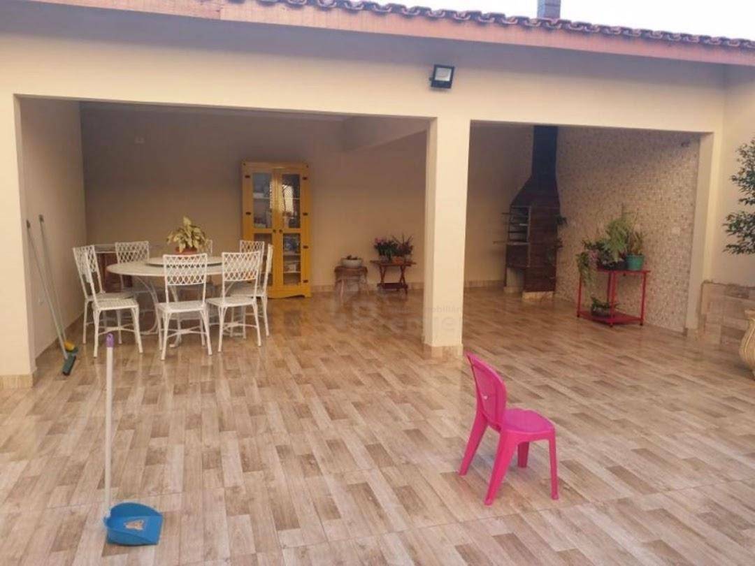 Casa à venda com 3 quartos, 250m² - Foto 10