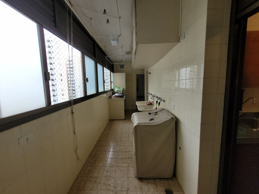 Apartamento à venda com 4 quartos, 216m² - Foto 27