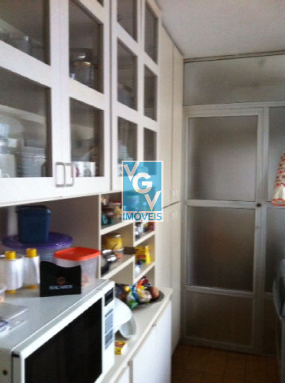 Apartamento à venda com 2 quartos, 65m² - Foto 13