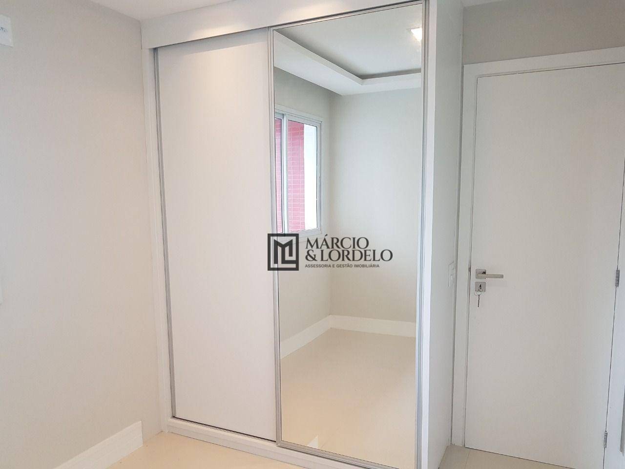 Apartamento à venda com 3 quartos, 134m² - Foto 6