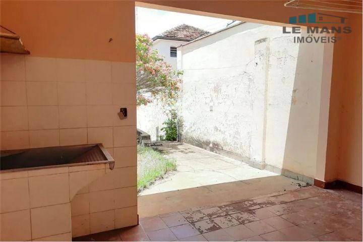 Casa para alugar com 3 quartos, 270m² - Foto 13