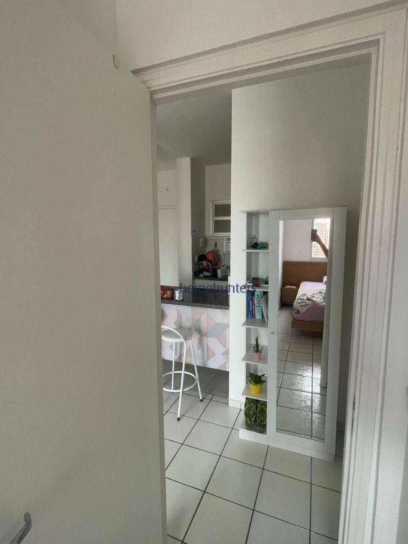 Apartamento à venda com 1 quarto, 45m² - Foto 18