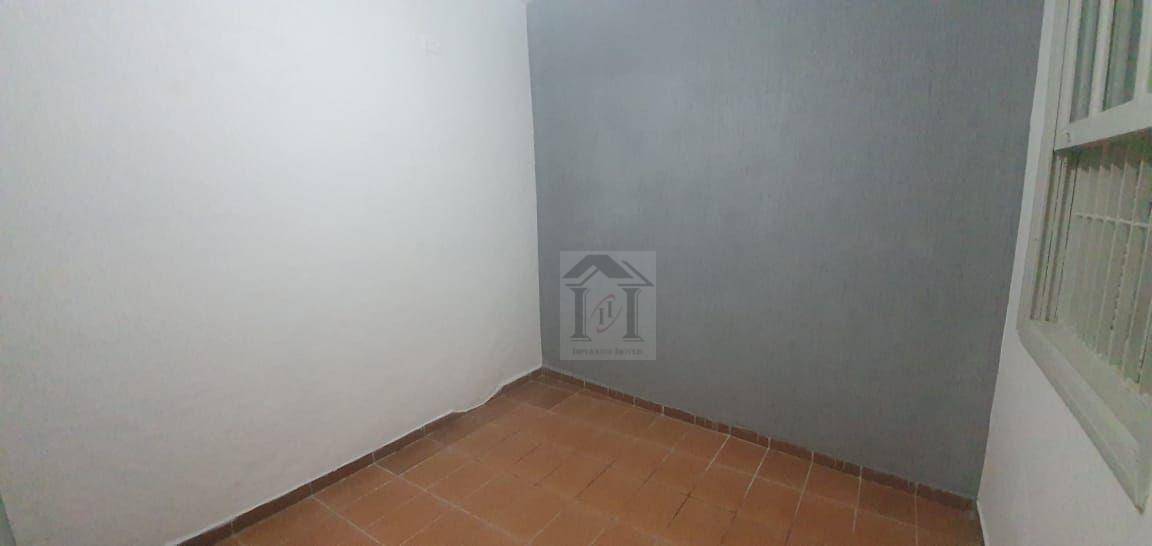 Casa para alugar com 1 quarto, 50m² - Foto 15