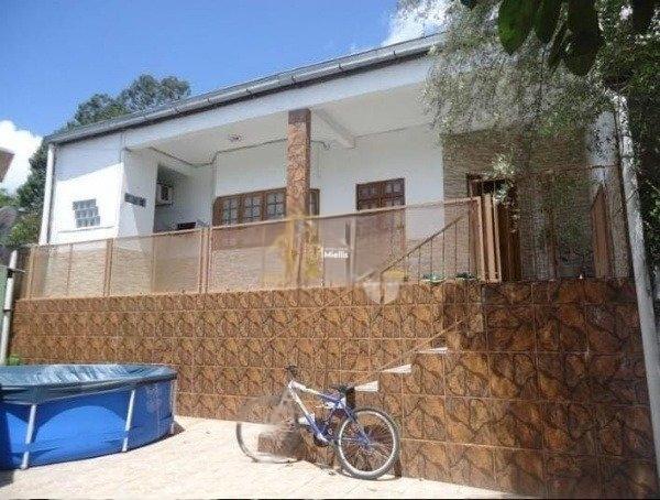 Casa à venda com 4 quartos, 140m² - Foto 1