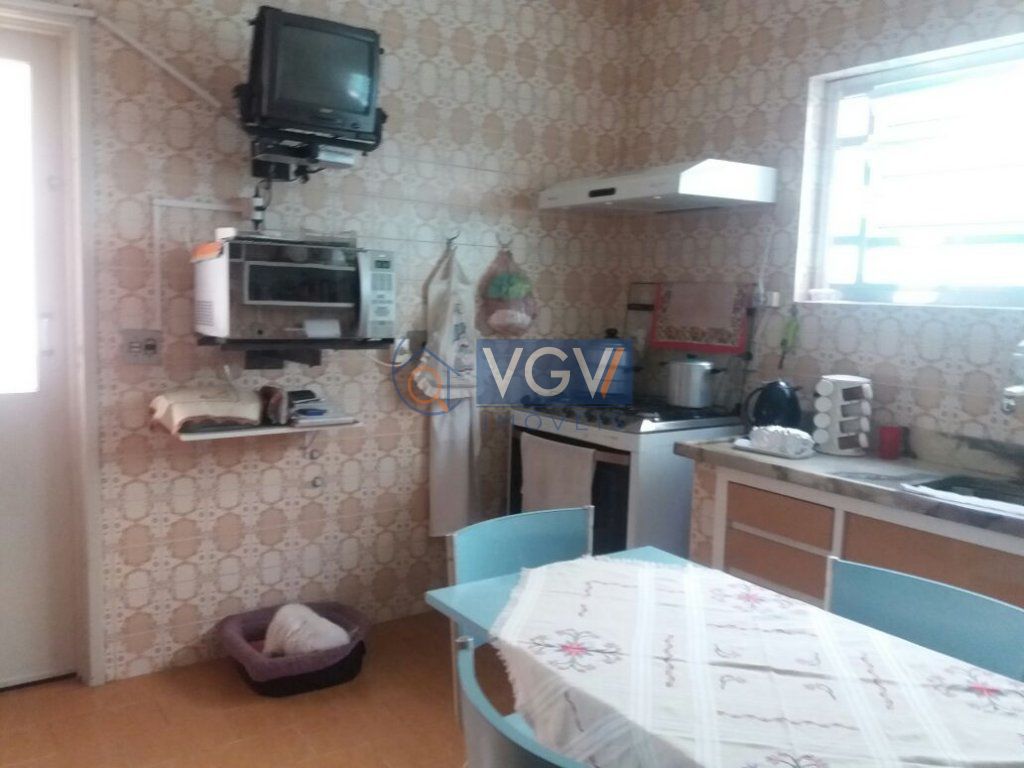 Casa à venda com 2 quartos, 150m² - Foto 8