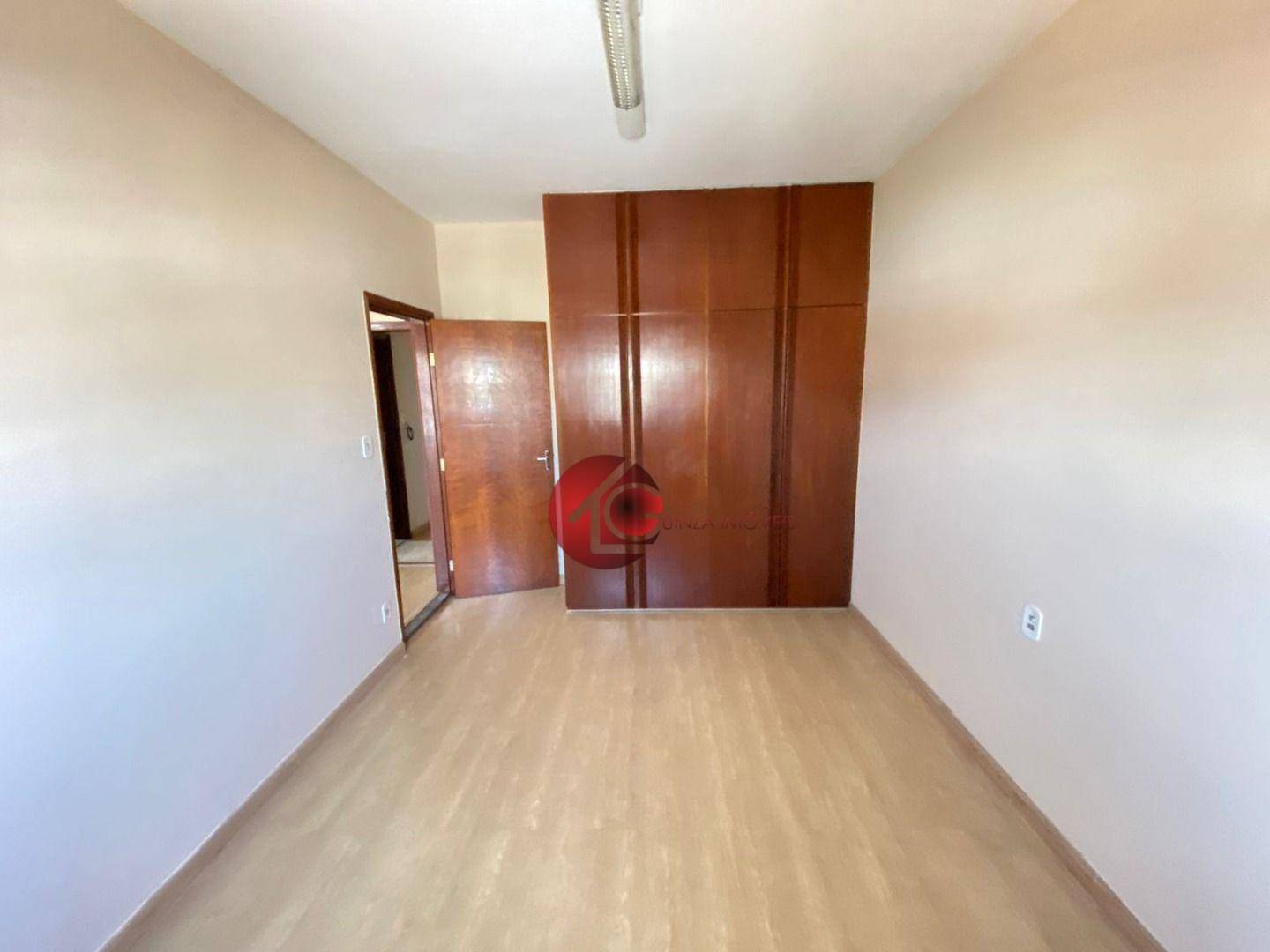 Casa à venda com 3 quartos, 230m² - Foto 12