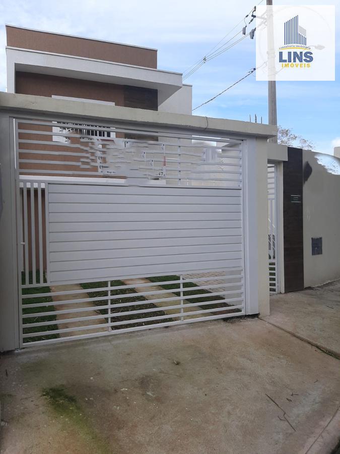 Casa à venda com 3 quartos, 64m² - Foto 1