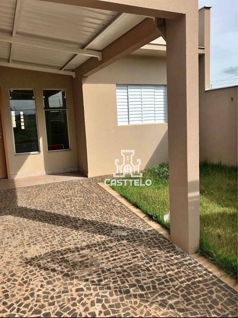 Casa à venda com 3 quartos, 81m² - Foto 1