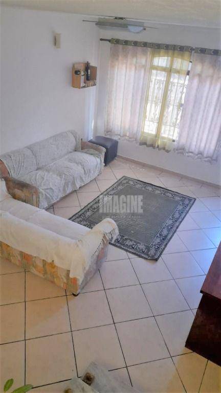 Sobrado à venda com 4 quartos, 210m² - Foto 1