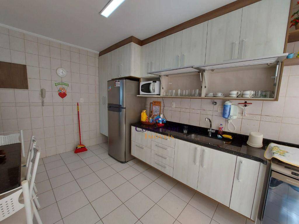 Apartamento à venda com 3 quartos, 185m² - Foto 14