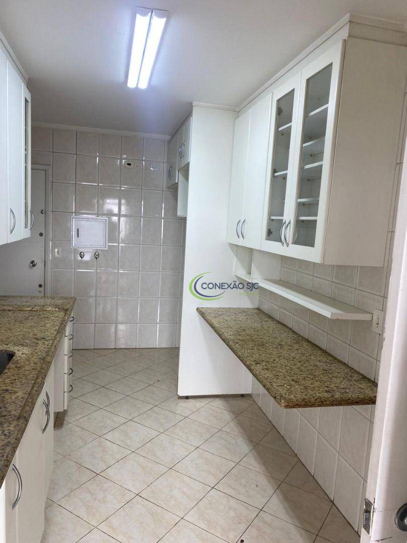Apartamento à venda com 3 quartos, 130m² - Foto 3