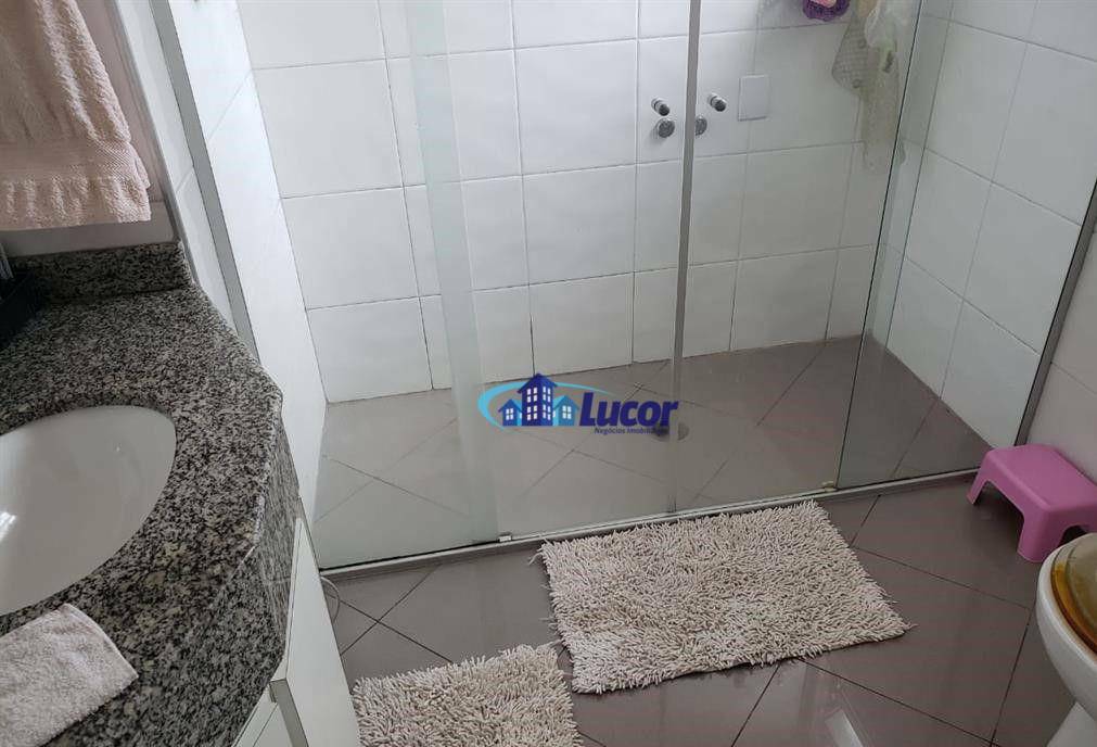 Sobrado à venda com 3 quartos, 210m² - Foto 2