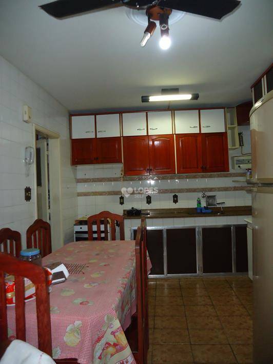 Apartamento à venda com 3 quartos, 182m² - Foto 20