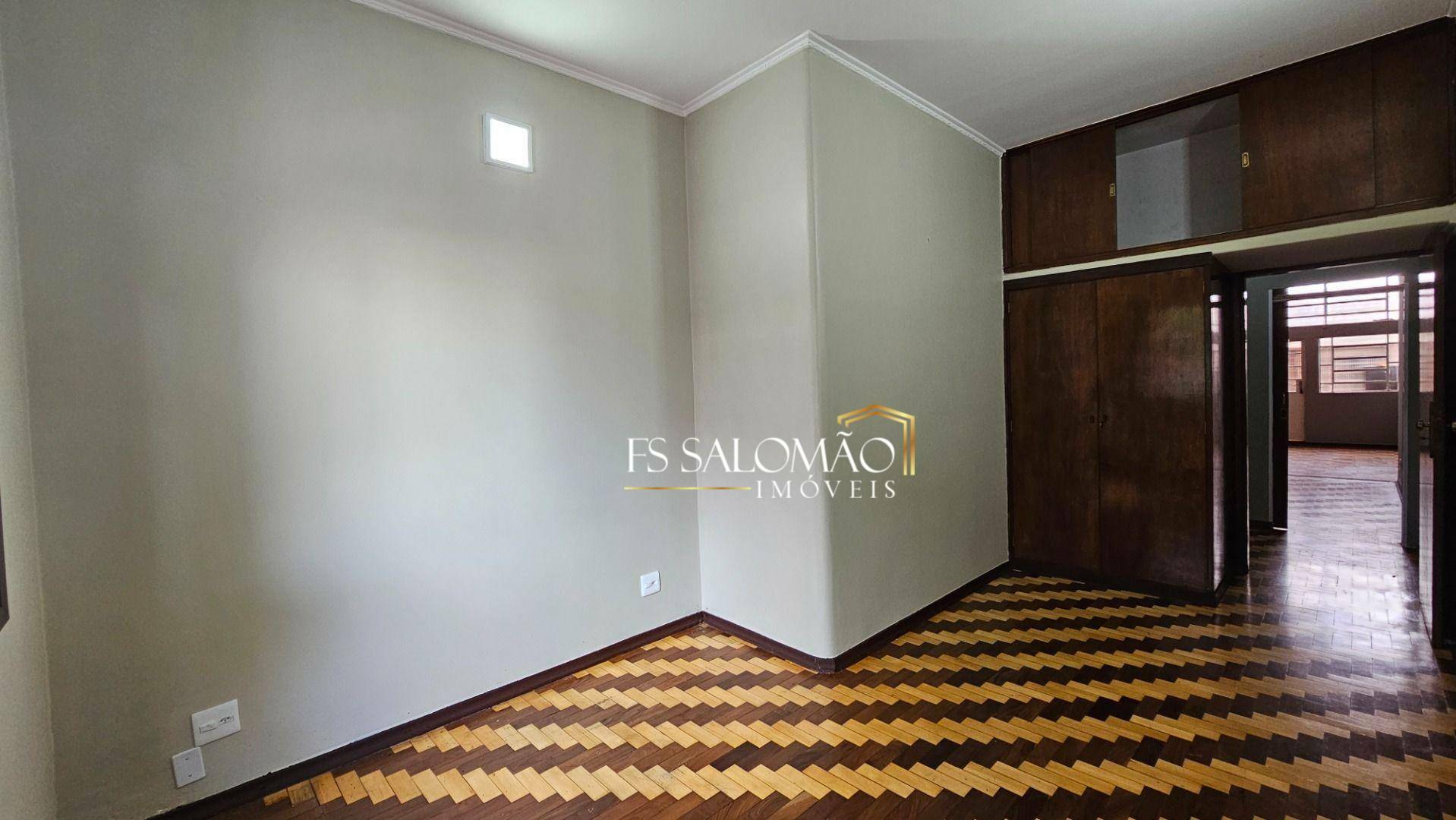 Casa à venda e aluguel com 4 quartos, 180m² - Foto 4
