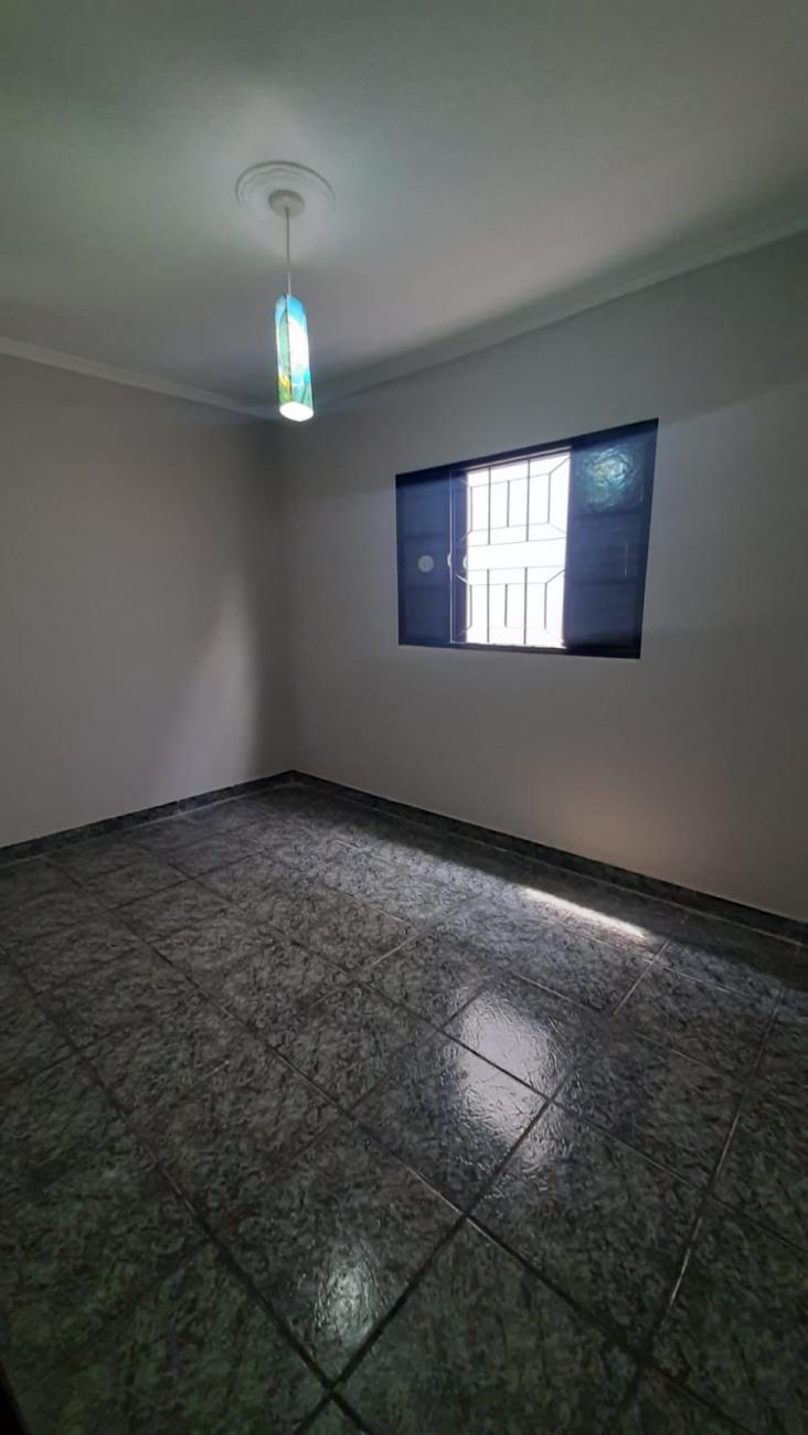 Casa para alugar com 3 quartos, 120m² - Foto 2