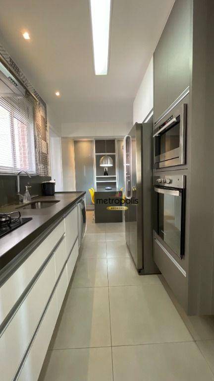 Apartamento para alugar com 3 quartos, 135m² - Foto 9