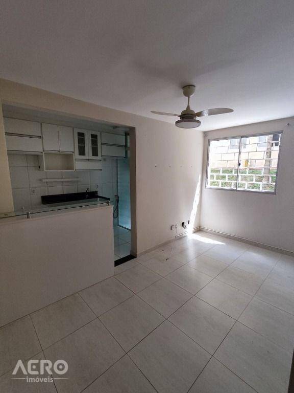 Apartamento à venda com 2 quartos, 49m² - Foto 2