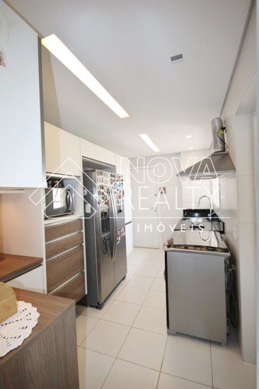 Apartamento à venda com 3 quartos, 141m² - Foto 18